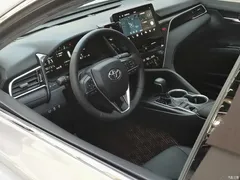 2021 Toyota Camry 2.5G Luxury — фото 8