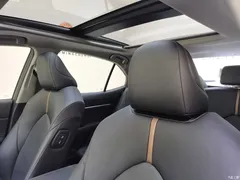 2021 Toyota Camry 2.5G Luxury — фото 10