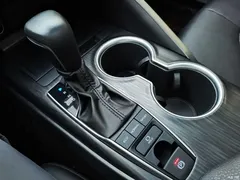 2021 Toyota Camry 2.5G Luxury — фото 16