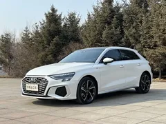 2023 Audi A3 Sportback 35 TFSI Fashion Sport, белый — фото 1