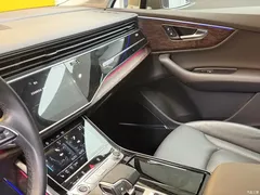 2022 Audi Q7 55 TFSI quattro S line sporty — фото 4