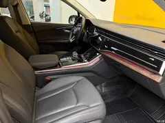 2022 Audi Q7 55 TFSI quattro S line sporty — фото 5