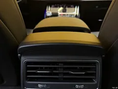 2022 Audi Q7 55 TFSI quattro S line sporty — фото 8