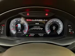 2022 Audi Q7 55 TFSI quattro S line sporty — фото 11