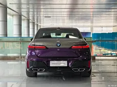 2023 BMW M760Le M760Le xDrive — фото 6