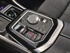 2023 BMW M760Le M760Le xDrive — фото 11