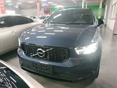 2022 Volvo XC40 T4 4WD Sport, синий — фото 3