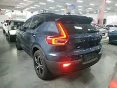 2022 Volvo XC40 T4 4WD Sport, синий — фото 5