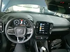 2022 Volvo XC40 T4 4WD Sport, синий — фото 10
