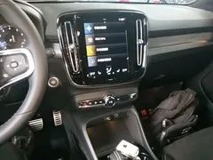 2022 Volvo XC40 T4 4WD Sport, синий — фото 13