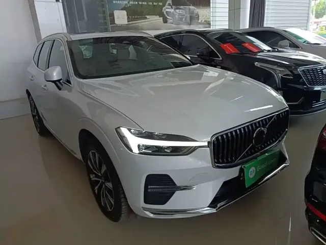 2023 Volvo XC60 4WD Luxury