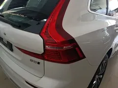 2023 Volvo XC60 B5 4WD Luxury, белый — фото 8