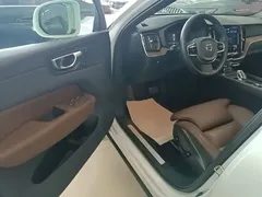 2023 Volvo XC60 B5 4WD Luxury, белый — фото 16