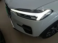 2023 Volvo XC60 B5 4WD Luxury, белый — фото 24