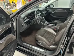 2021 Audi A8 A8L 50 TFSI quattro comfort — фото 4
