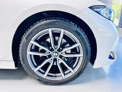 2023 BMW 3 Series 320Li M Sport Package, белый — фото 4