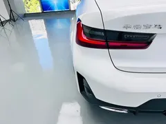 2023 BMW 3 Series 320Li M Sport Package, белый — фото 7