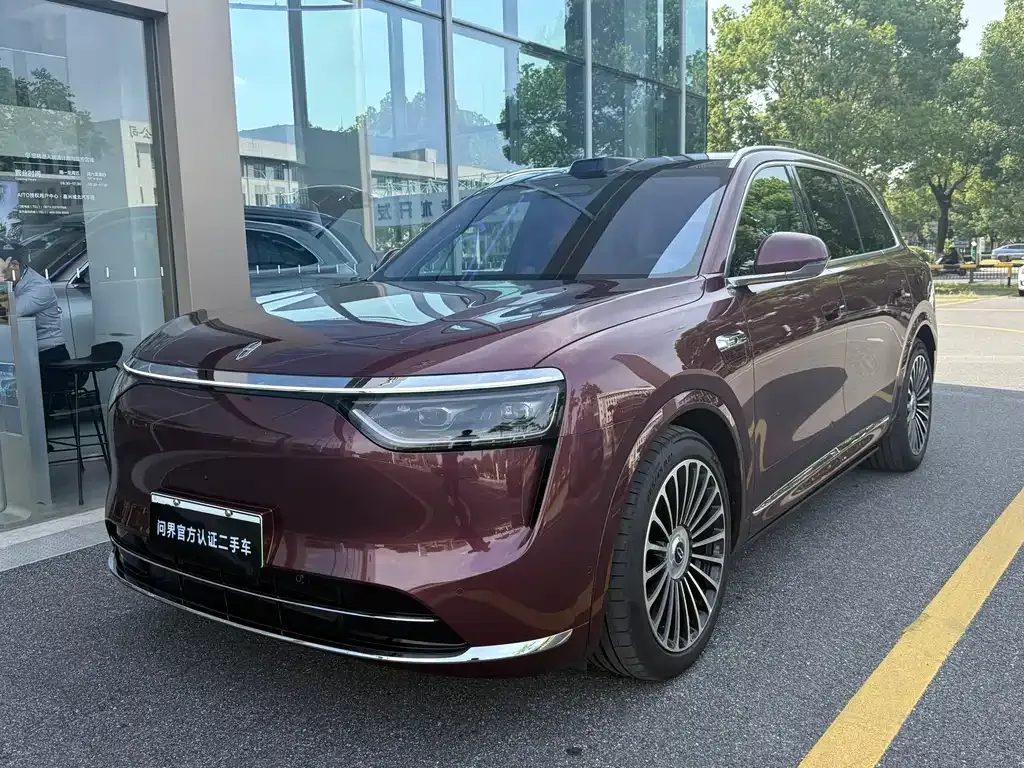 2025 Aito M8 53.4kWh 5 192