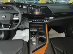 2023 Changan UNI-V iDD PHEV 1.5T 113km — фото 13