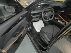 2023 Changan UNI-V iDD PHEV 1.5T 113km — фото 16