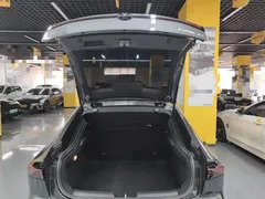 2023 Changan UNI-V iDD PHEV 1.5T 113km — фото 19