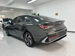 2023 Hyundai Elantra 1.5L CVT TOP Flagship — фото 4