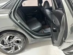 2023 Hyundai Elantra 1.5L CVT TOP Flagship — фото 9