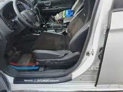 2021 Mitsubishi Outlander 2.0L 2WD 5, белый — фото 8