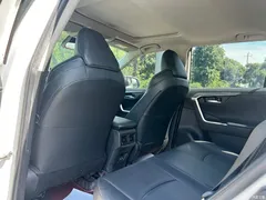 2022 Toyota Wildlander 2.0L CVT 2WD Luxury — фото 6