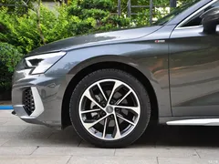 2021 Audi A3 Sportback 35 TFSI aggressive sports version — фото 5