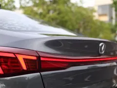 2023 Changan Eado PLUS 1.4T GDI DCT Premium — фото 27