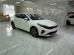 2023 Kia Cerato 1.5L CVT Luxury, белый — фото 3
