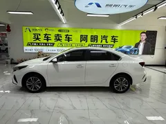 2023 Kia Cerato 1.5L CVT Luxury, белый — фото 7