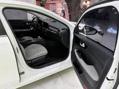 2023 Kia Cerato 1.5L CVT Luxury, белый — фото 23