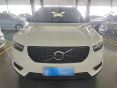 2021 Volvo XC40 T4 4WD Sport, белый — фото 3
