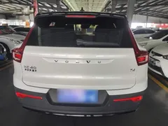 2021 Volvo XC40 T4 4WD Sport, белый — фото 6
