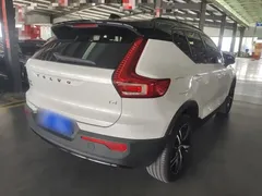 2021 Volvo XC40 T4 4WD Sport, белый — фото 7