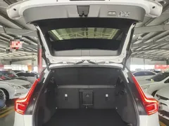 2021 Volvo XC40 T4 4WD Sport, белый — фото 19