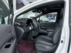 2023 Toyota Granvia 2.5L Hybrid flagship VIP — фото 7