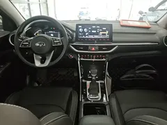 2021 Kia Cerato 1.5L CVT, белый — фото 10