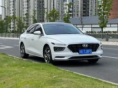 2021 Hyundai Mingtu 1.8L CVT LUX Premium — фото 3
