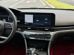 2021 Hyundai Mingtu 1.8L CVT LUX Premium — фото 8