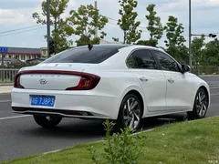 2021 Hyundai Mingtu 1.8L CVT LUX Premium — фото 13