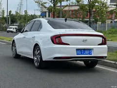 2021 Hyundai Mingtu 1.8L CVT LUX Premium — фото 16