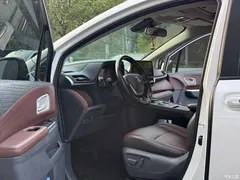 2023 Toyota Sienna 2.5L Hybrid Comfort — фото 4