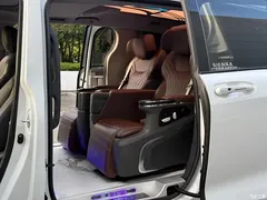 2023 Toyota Sienna 2.5L Hybrid Comfort — фото 5