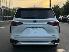 2023 Toyota Sienna 2.5L Hybrid Comfort — фото 18