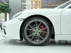 2022 Porsche 718 Cayman 2.0T, белый — фото 17