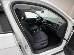 2022 Volkswagen T-Roc 280TSI DSG 2WD Comfort Plus, белый — фото 17