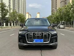 2023 Audi Q7 55 TFSI quattro S Premium — фото 1